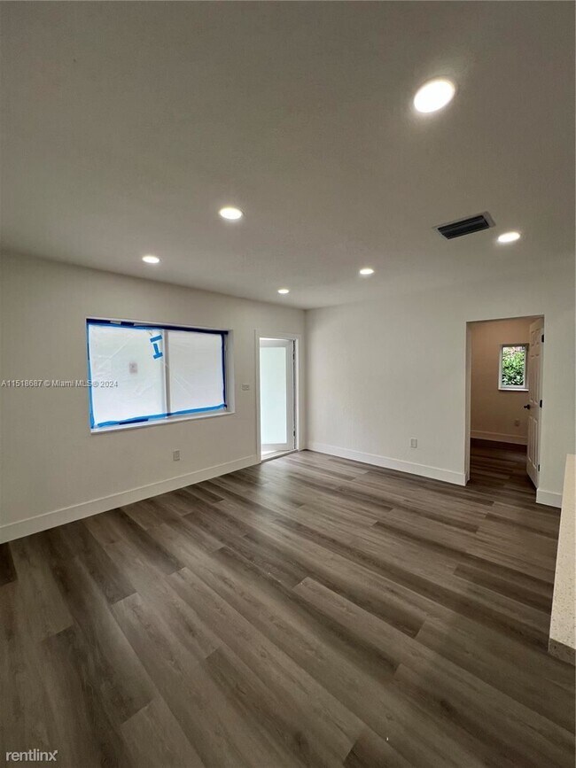 Photo - 3 br, 2.5 bath House - 5511 NW 1st Ave # 5511