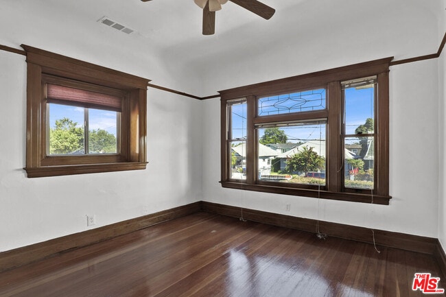 Photo - 1340 W 30th St