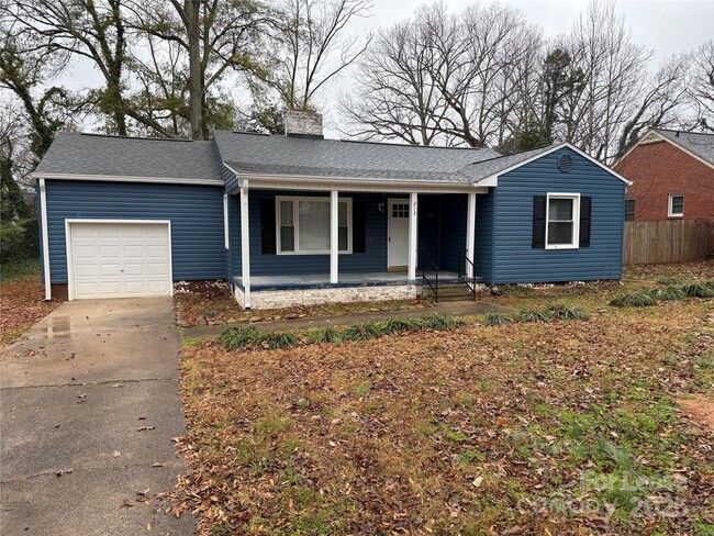 Building Photo - 213 Magnolia St