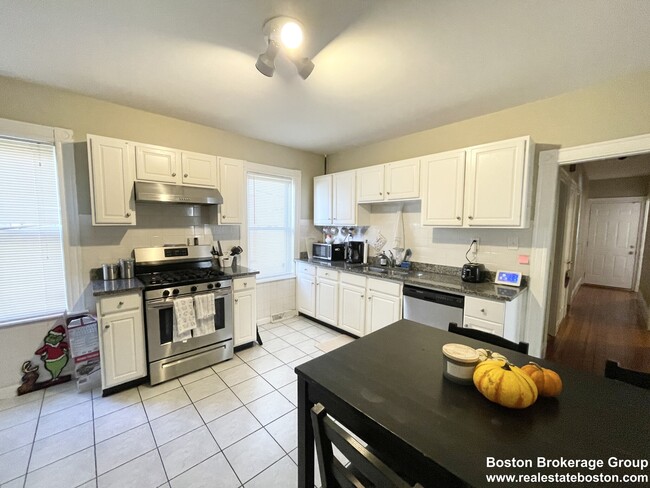 Photo - 9 Taft St Unit 1