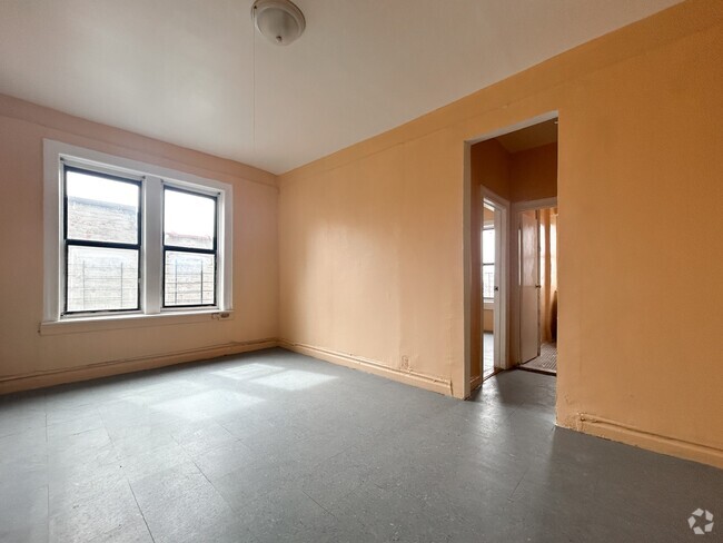 Building Photo - 563 Cauldwell Ave Unit F3 Rental