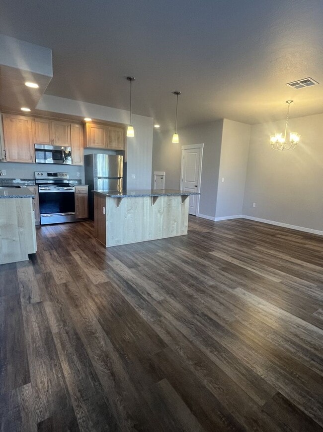 Photo - 1835-1837 Lillian St Unit 1835