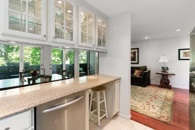 Photo - 241 Perkins St Unit E101