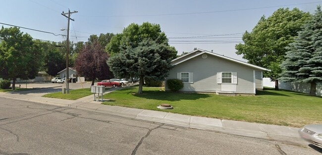 Photo - 343 W Pine St