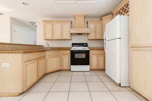 Photo - 1908 Bahamas Dr Unit 2