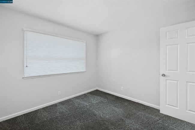 Photo - 1417 Berrellesa St