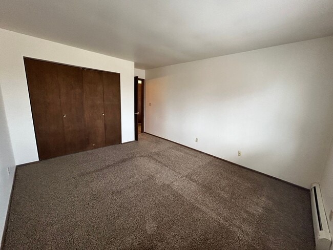Photo - Colonial Gardens Apartments