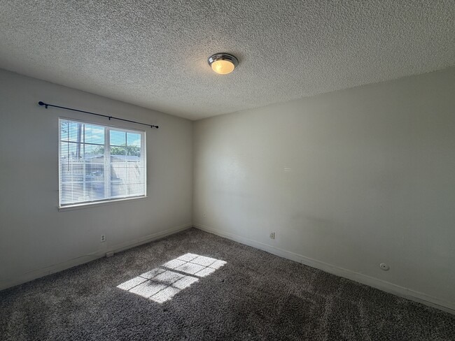 Photo - 1704 Rose Ave