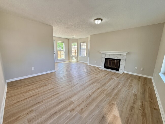 Photo - 2531 Clovis Rd SW