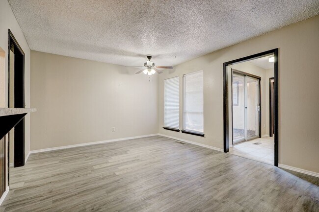 Photo - Bradfred Street 3807/3809 Unit 3807