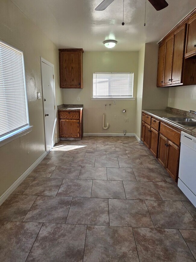 Photo - 505 33rd St Unit C