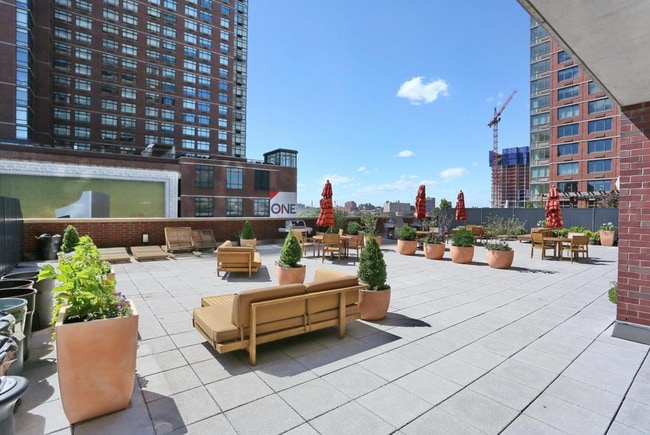 Photo - 389 Washington St