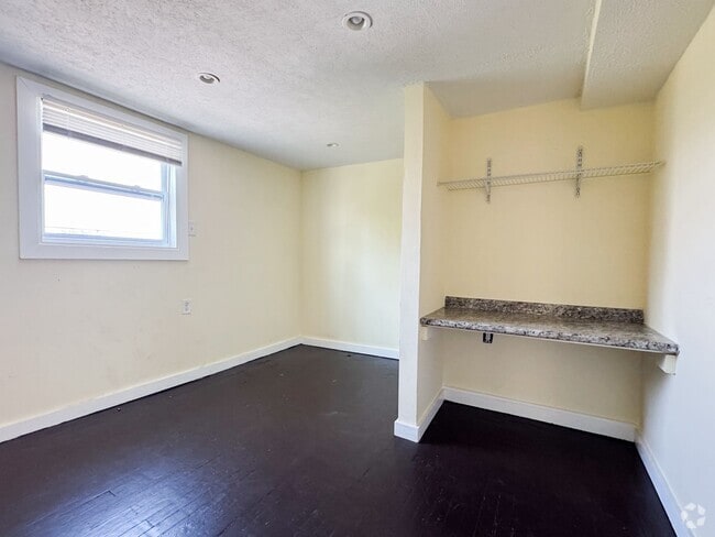 Building Photo - 3153 W 106th St Rental