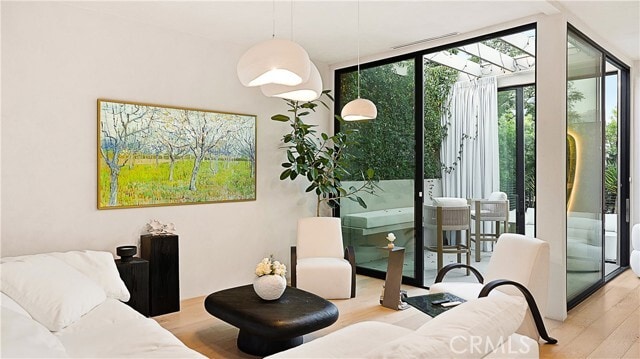 Photo - 8840 Ashcroft Ave