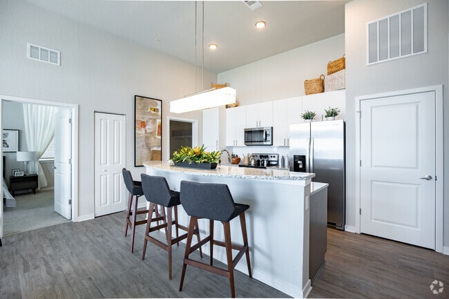 2 BR, 2 BA - 1,102SF