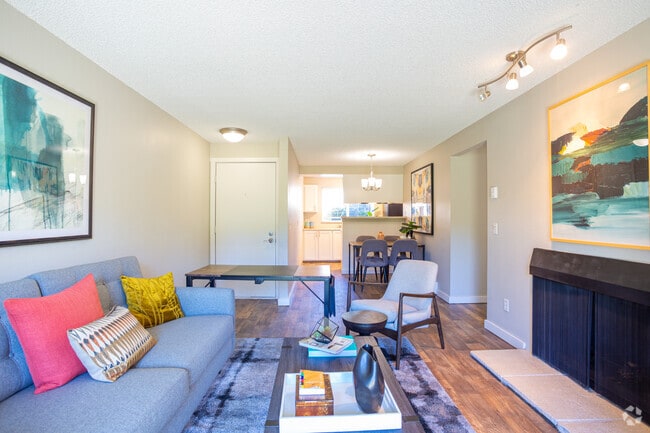 2BR,2BA-1000SF