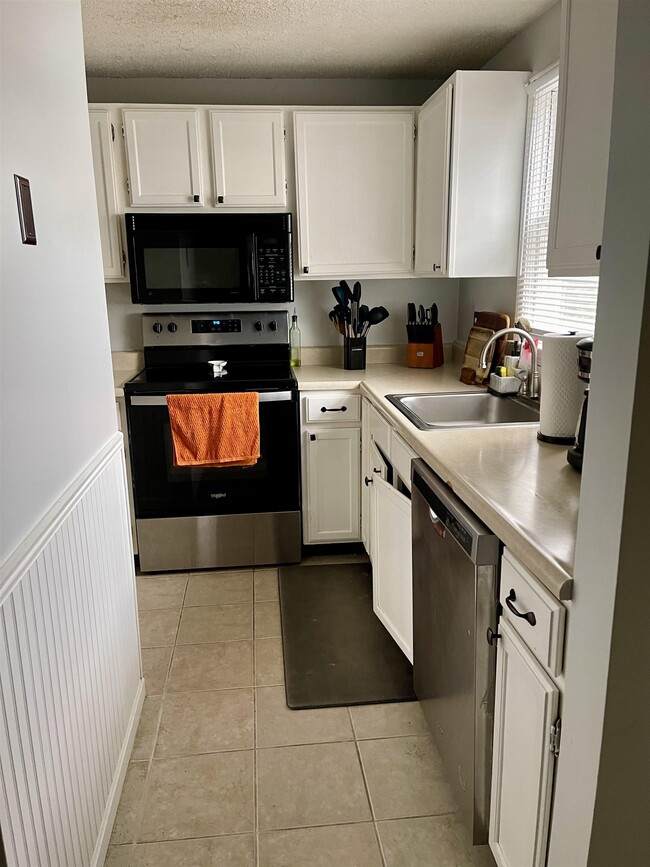 Photo - 50 Edward J Roy Dr