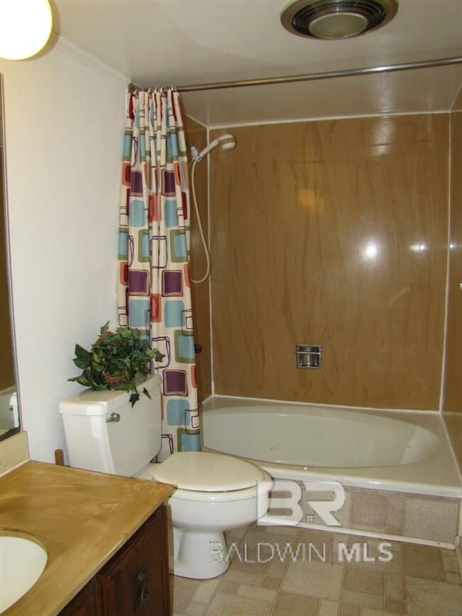 Photo - 1050 Sea Cliff Dr N