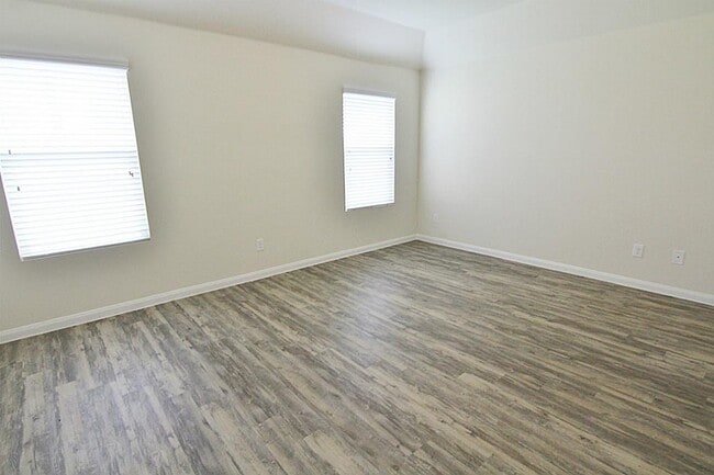 5814 Dawn Light Cir