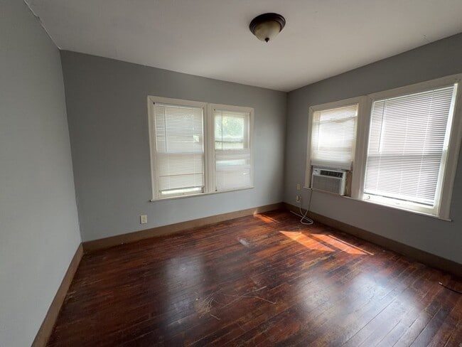 Photo - 1552 Lombardy St Unidad 1