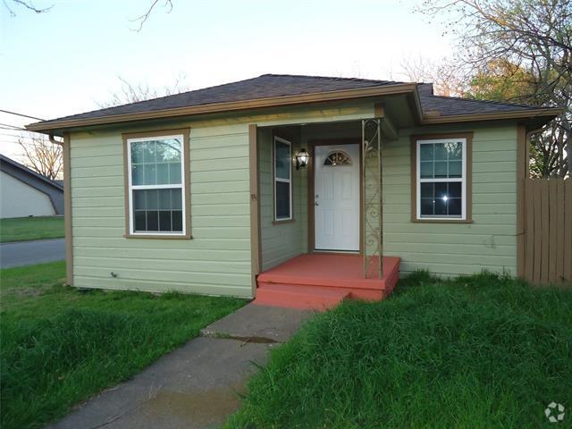 Building Photo - 2221 N Crockett St Rental