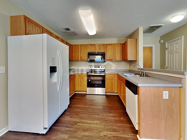 Photo - 14 Willow Lakes Dr