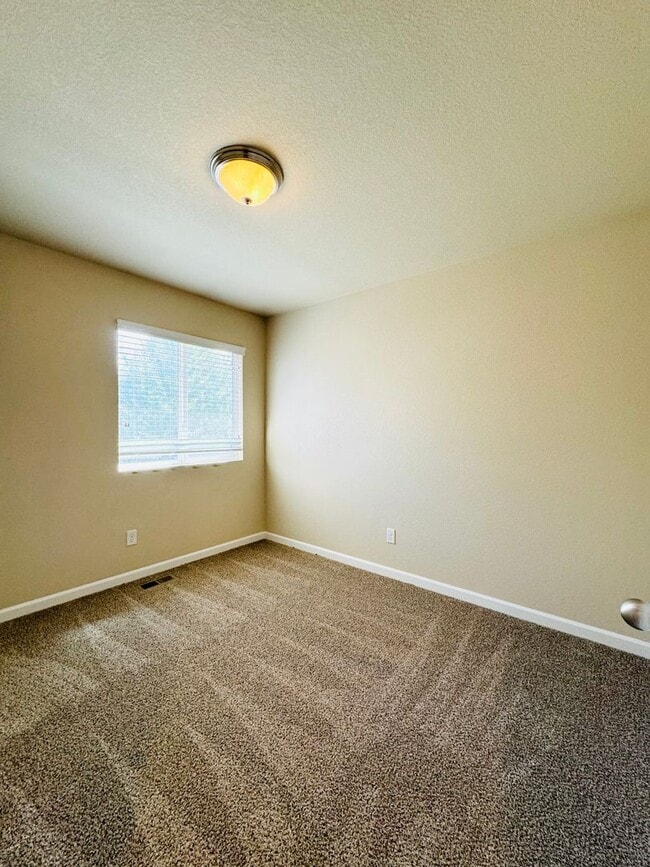 Photo - Spacious 3 Bedroom 2 Bath Ranch Style Home