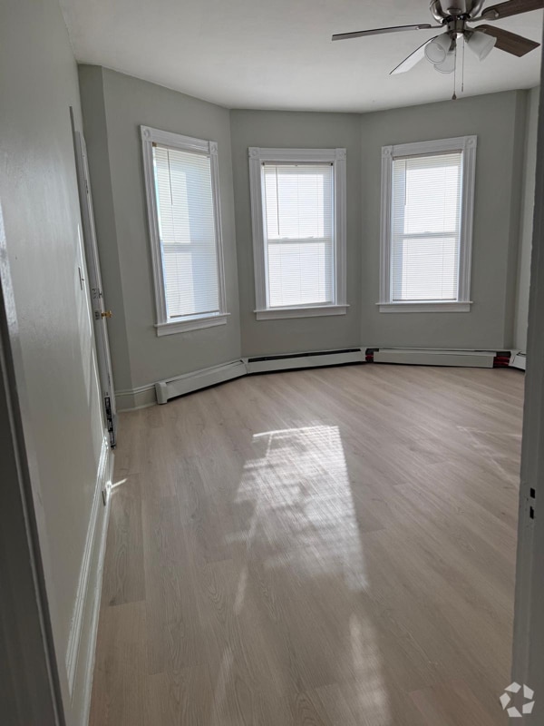 Building Photo - 179 Harold St Rental