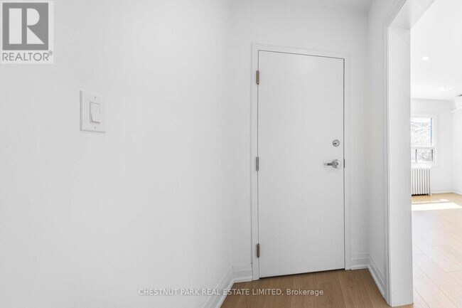 Photo - 54 McNairn Ave Unité Upper