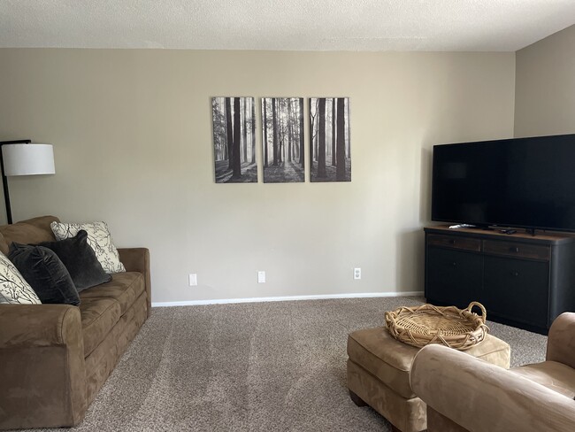 1420 Sierra Dr NE Unit B