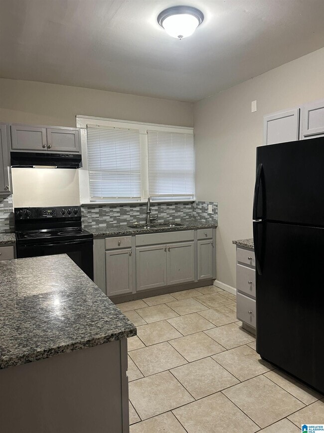 Photo - 1731 Exeter Ave