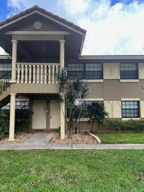 Photo - 2588 Riverside Dr Unit 2588