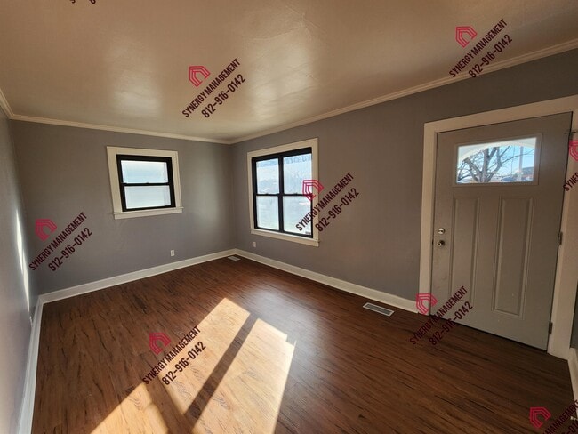 915 N Harlan Ave