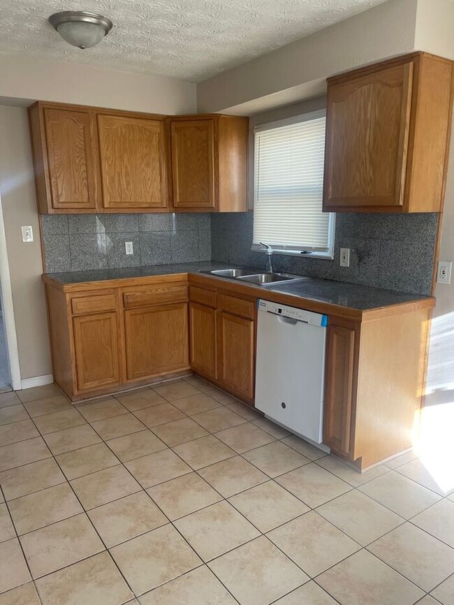 Photo - Charming ranch in wonderful neighborhood