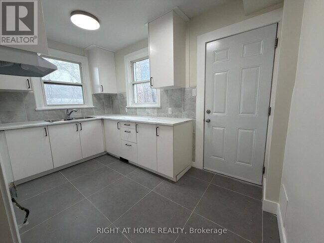 Photo - 55 Glendale Ave