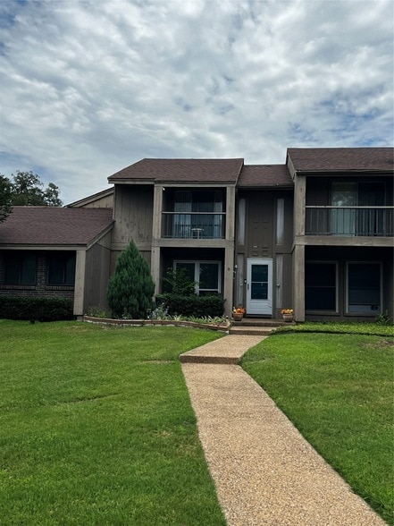 Building Photo - 12016 Leisure Dr Rental