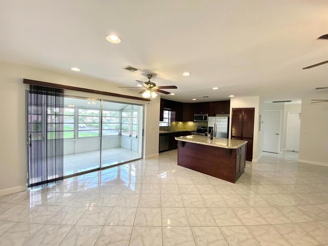 Photo - 733 High Point Blvd Condominio Unidad 2