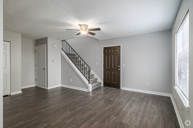 2BD , 1,5BA - 1330SF - Walnut Woods Apartments