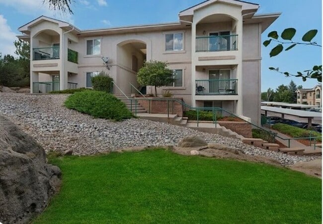 Building Photo - 3060 Mandalay Grove