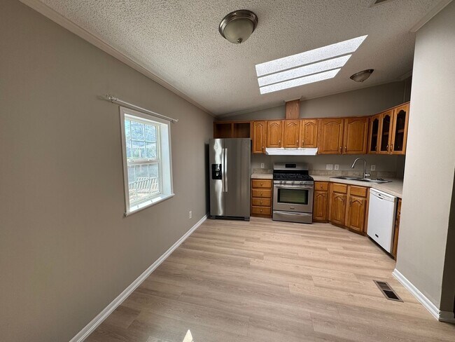 Photo - 1406 Winona Ct