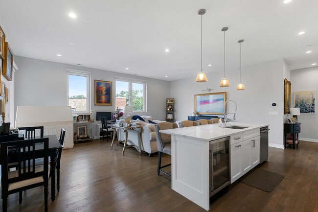 Photo - 2205 W Medill Ave Unit 3W