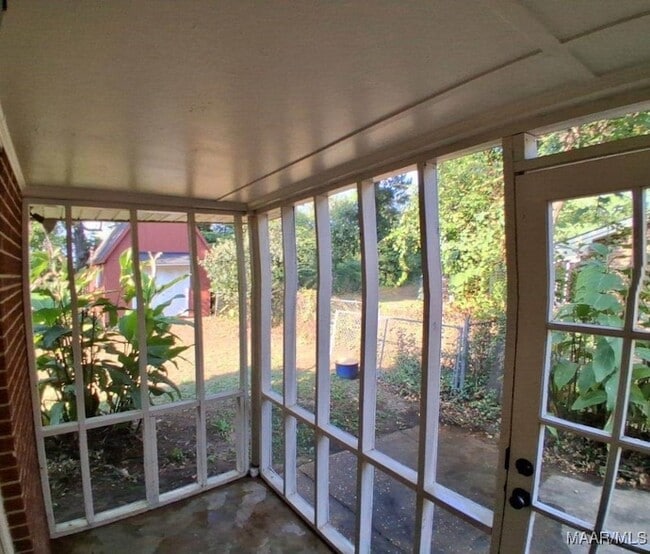 Photo - 3733 Royal Crest Dr