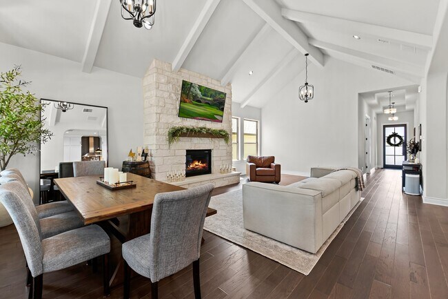 Photo - 127 Loysoya St