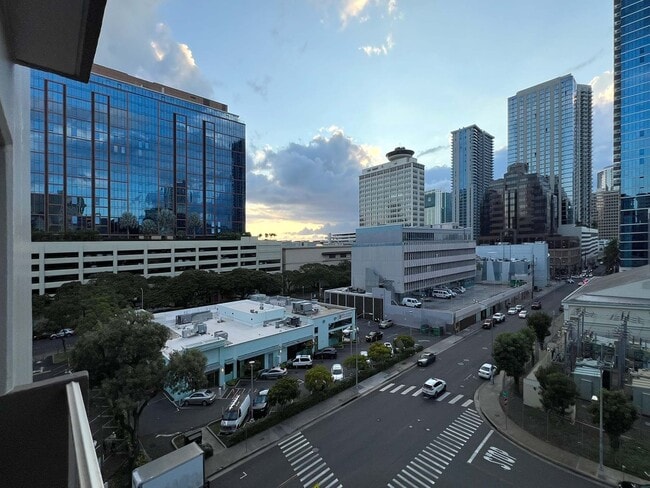 Photo - 731 Amana St