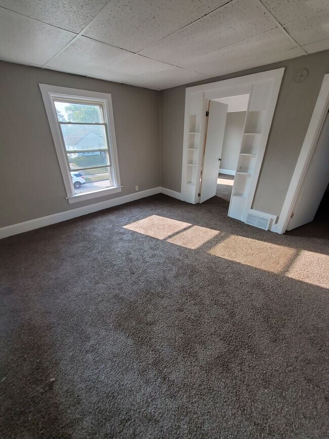 Photo - 335 Luedtke Ave Unit Upper