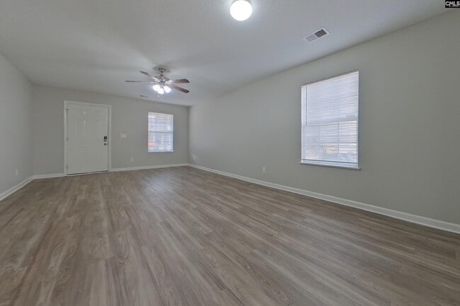 Photo - 945 Schofield Ln