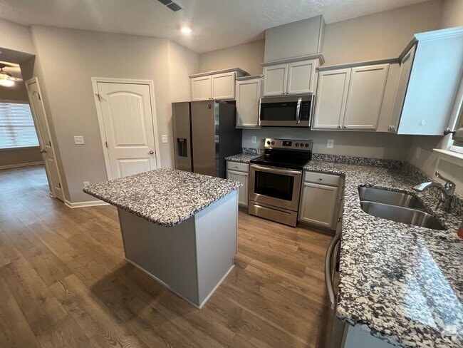 Building Photo - Immediate Occupancy! 2bed 2.5 bath Antioc... Rental