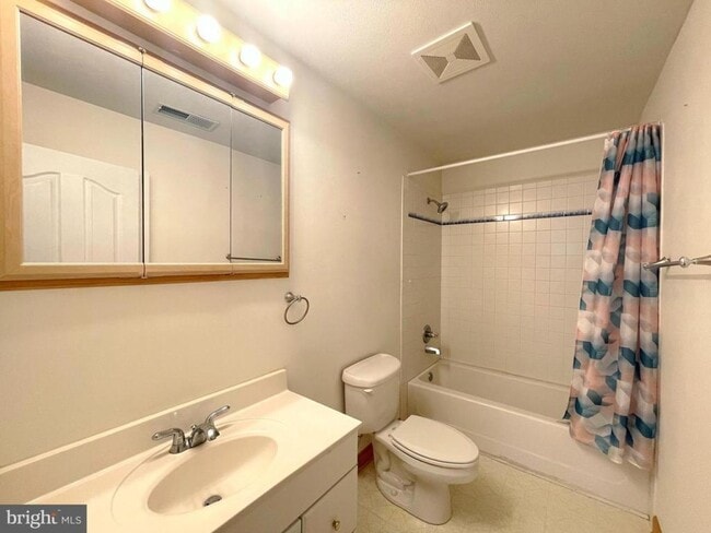 Photo - 43737 Sandy Bottom Rd