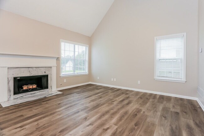 Photo - 8079 Clearview Cir