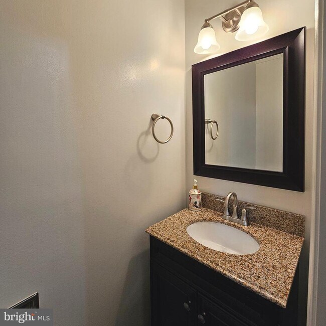 Photo - 45427 Baggett Terrace